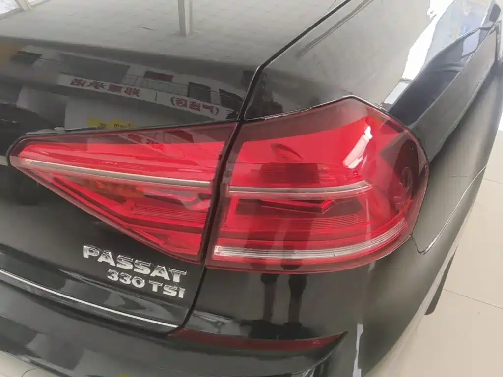 Volkswagen Passat — фото 8