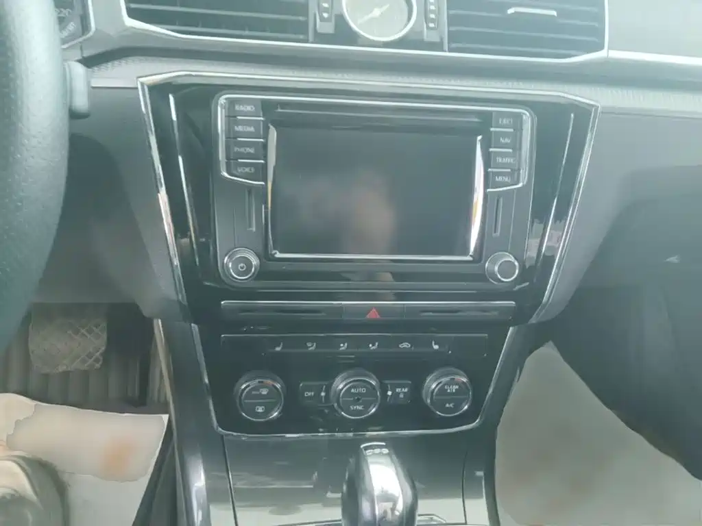 Volkswagen Passat — фото 10
