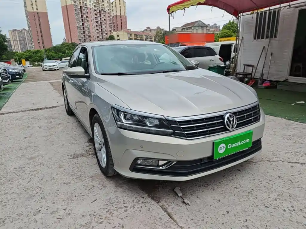 Volkswagen Passat — фото 4
