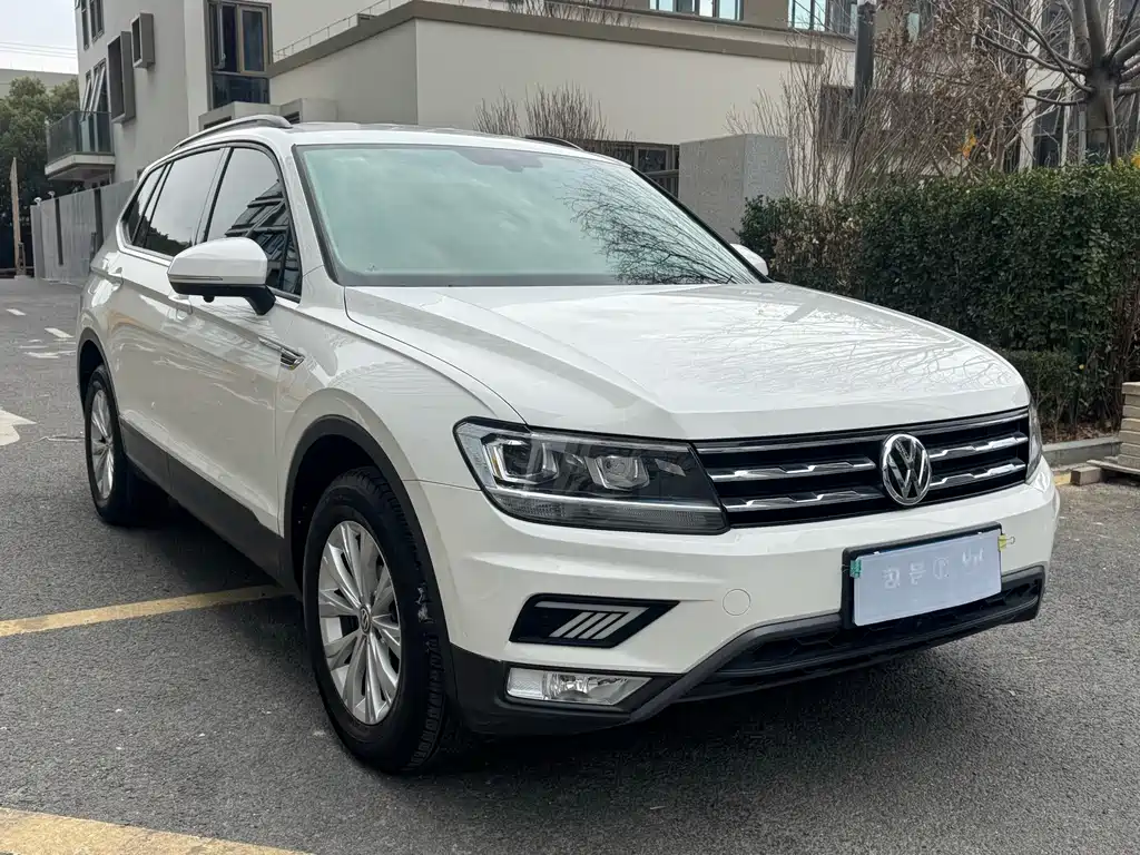 Volkswagen Tiguan L — фото 3