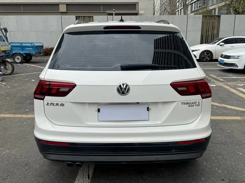 Volkswagen Tiguan L — фото 5