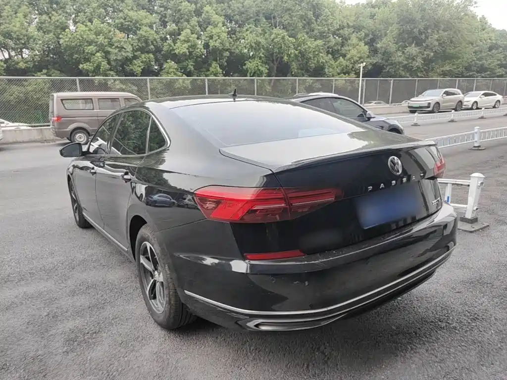 Volkswagen Passat — фото 5