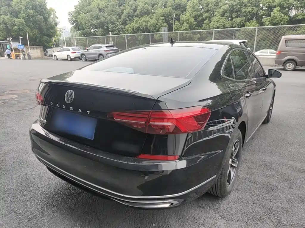 Volkswagen Passat — фото 7