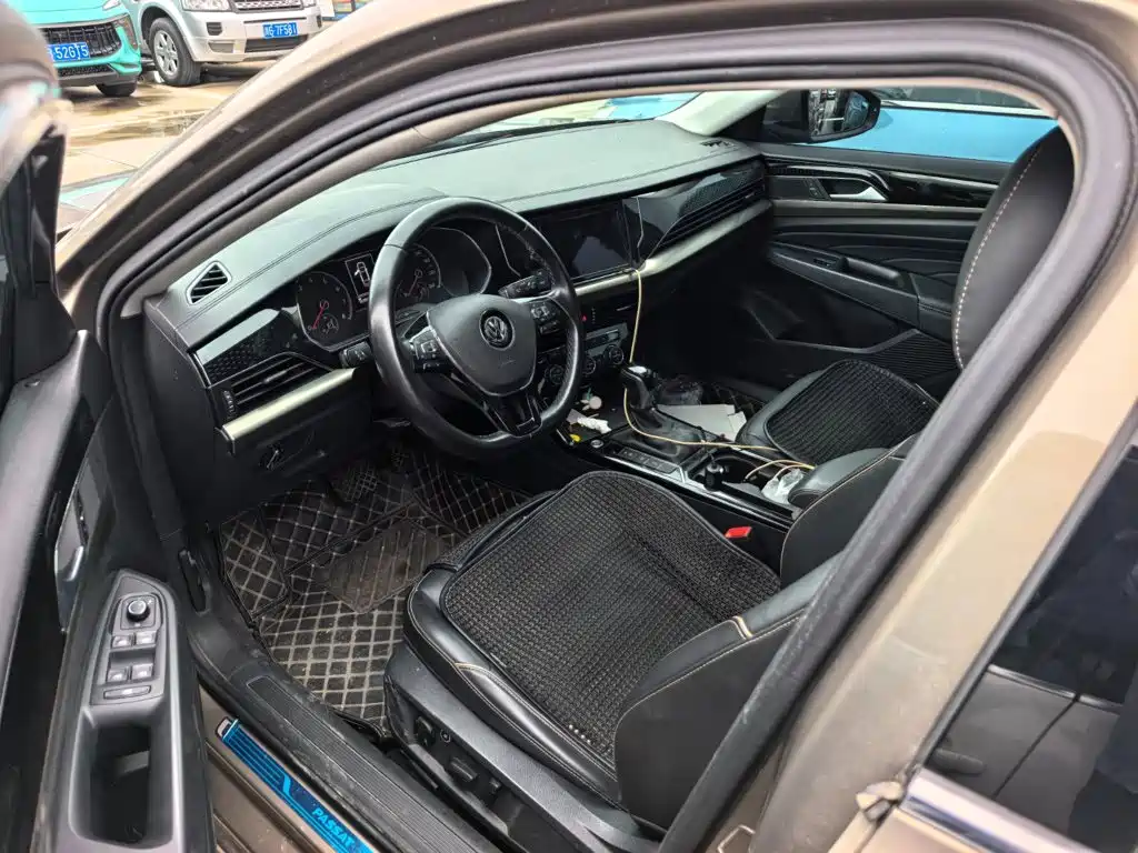 Volkswagen Passat — фото 7