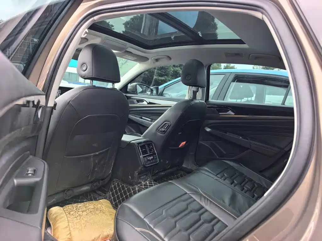 Volkswagen Passat — фото 8