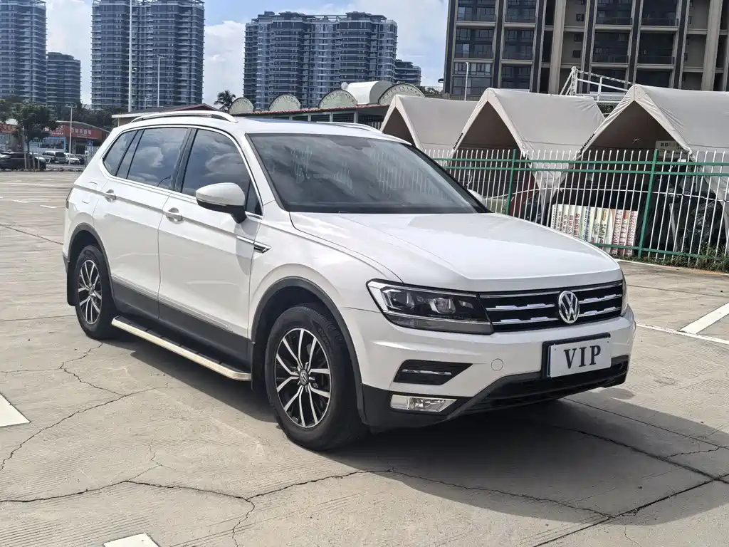 Volkswagen Tiguan L — фото 4