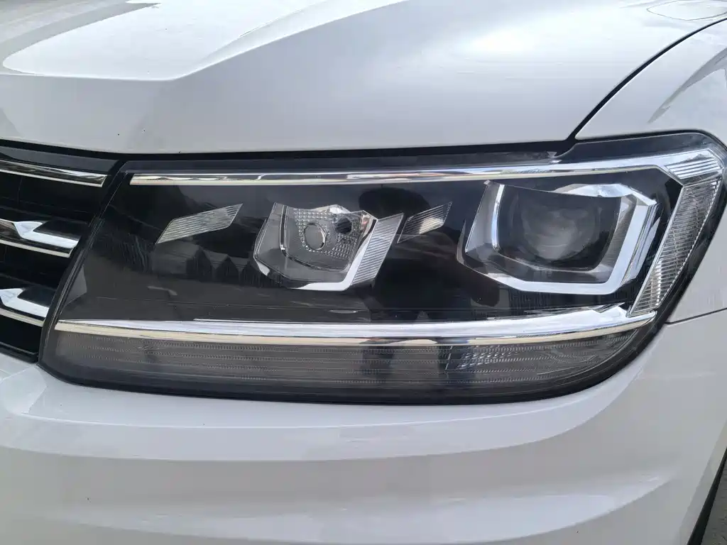 Volkswagen Tiguan L — фото 33
