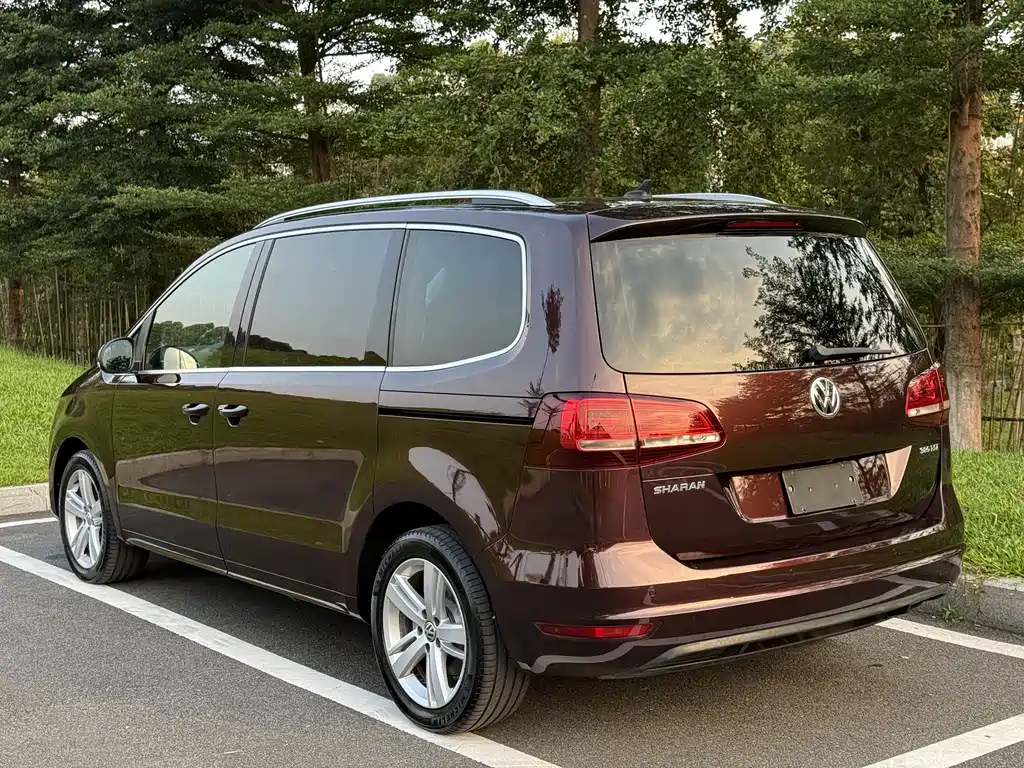 Volkswagen Sharan — фото 6