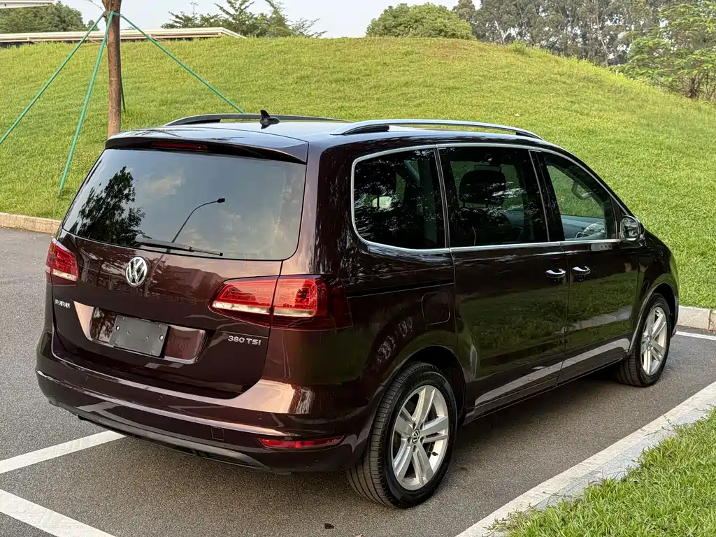 Volkswagen Sharan — фото 8