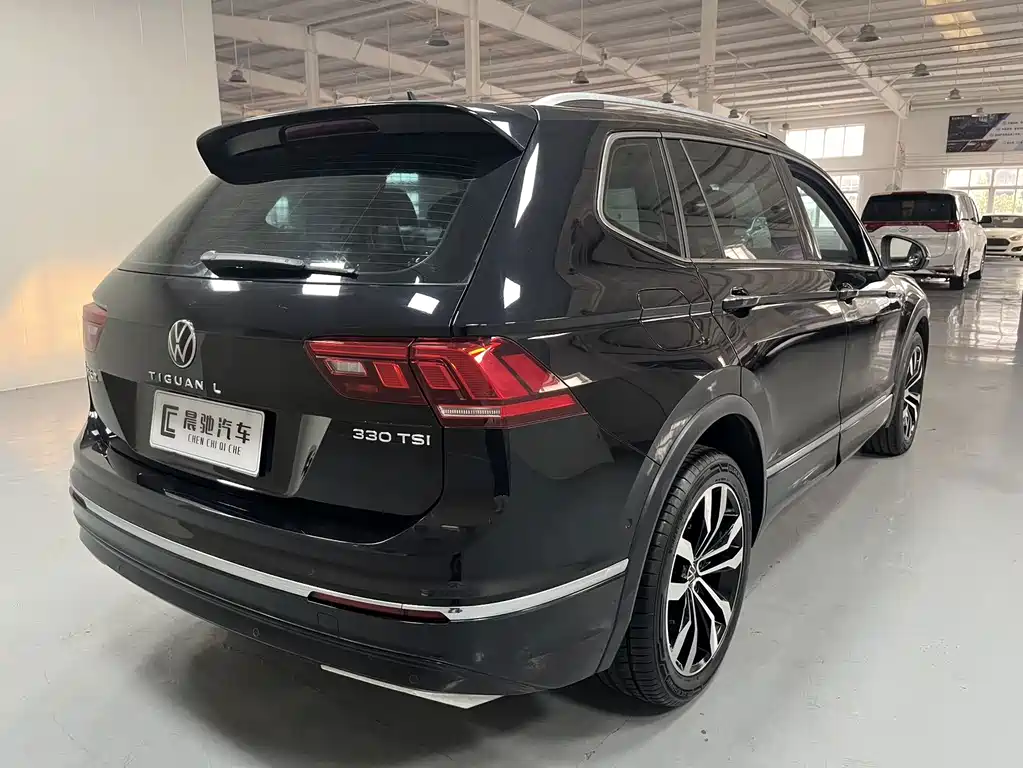Volkswagen Tiguan L — фото 4
