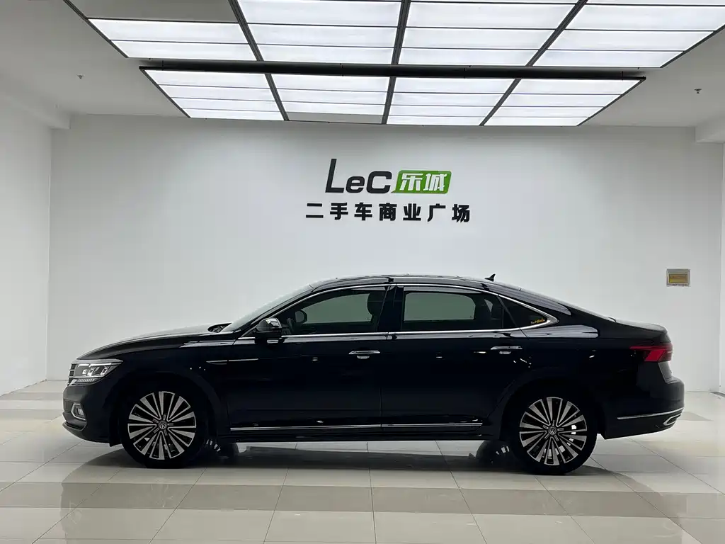 Volkswagen Passat — фото 4
