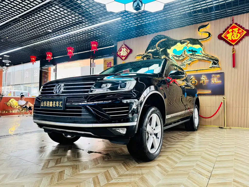 Volkswagen Touareg — фото 5