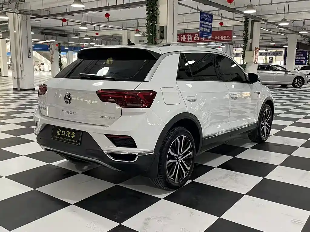 Volkswagen T-Roc — фото 8