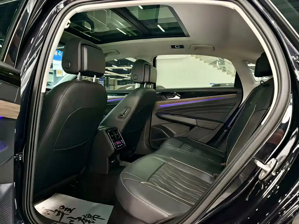 Volkswagen Passat — фото 6