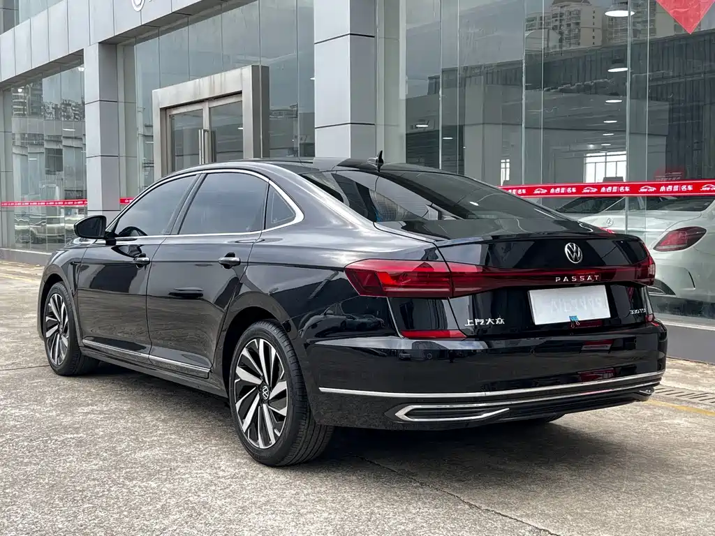 Volkswagen Passat — фото 5