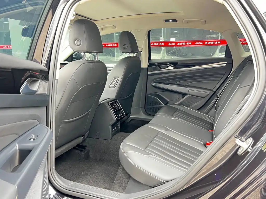 Volkswagen Passat — фото 8