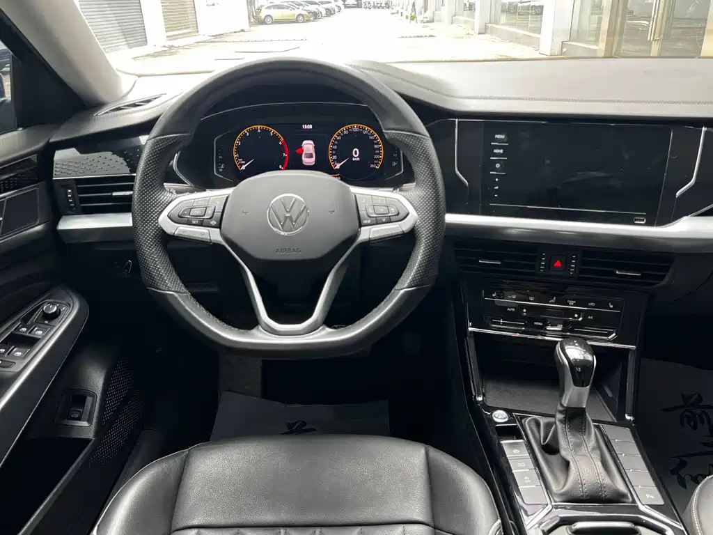 Volkswagen Passat — фото 9