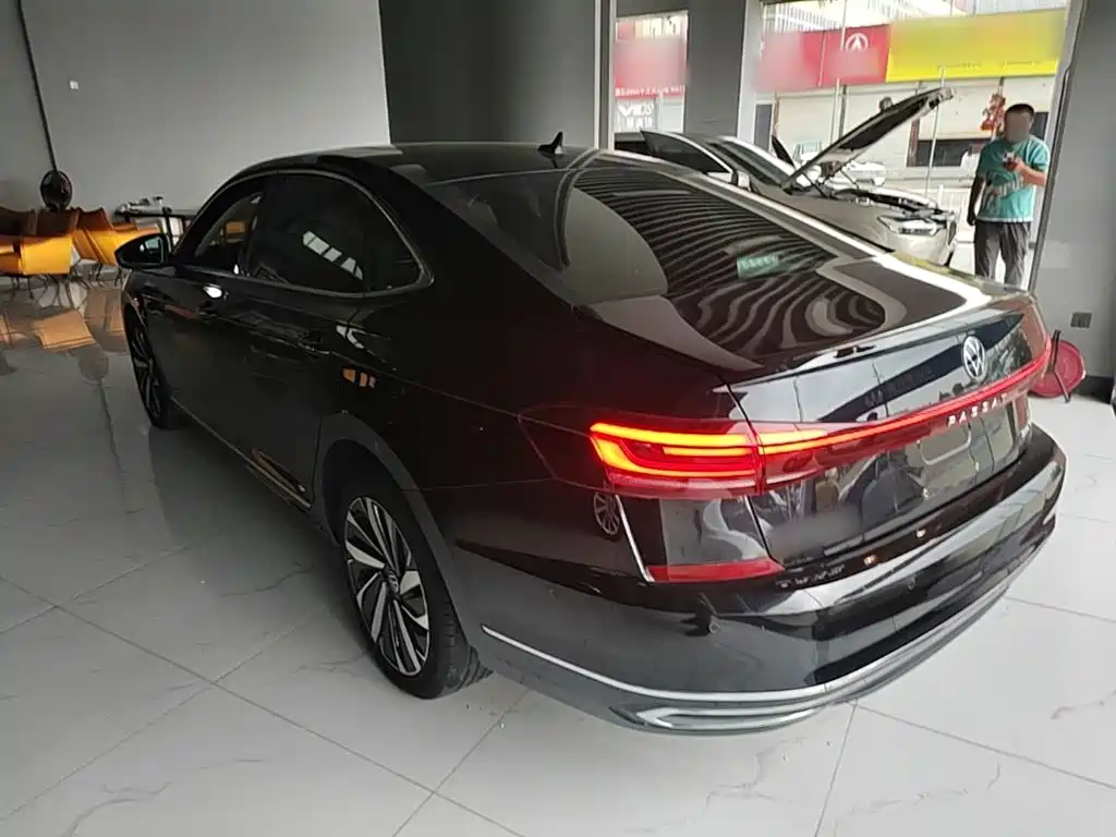 Volkswagen Passat — фото 5