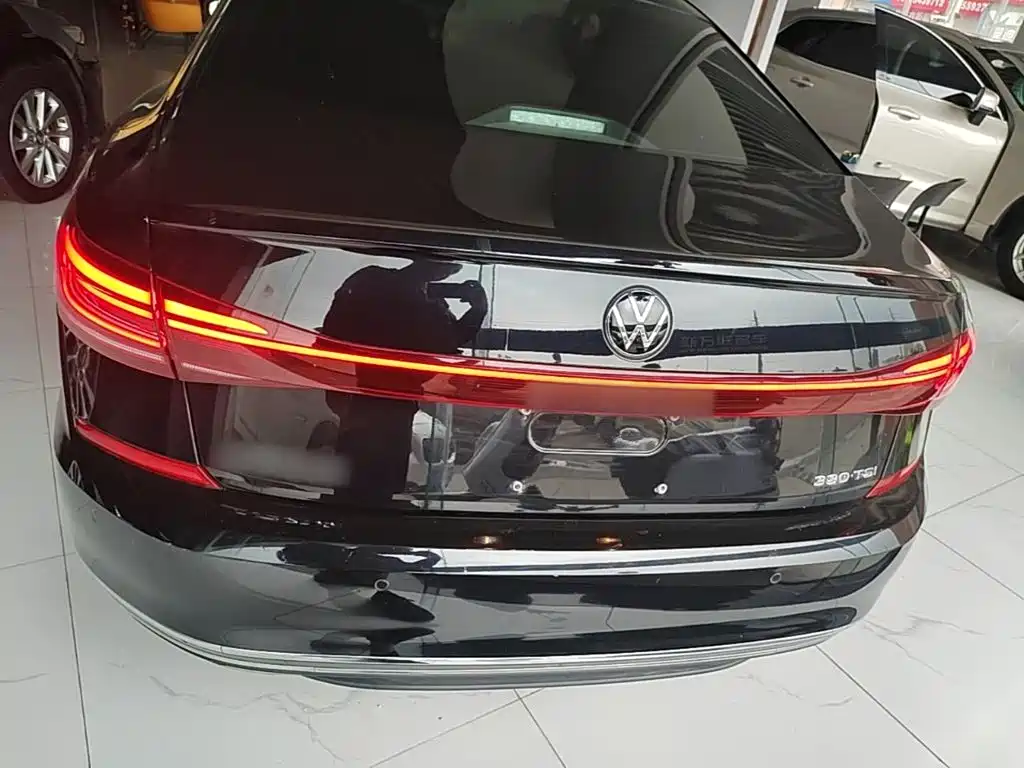 Volkswagen Passat — фото 6