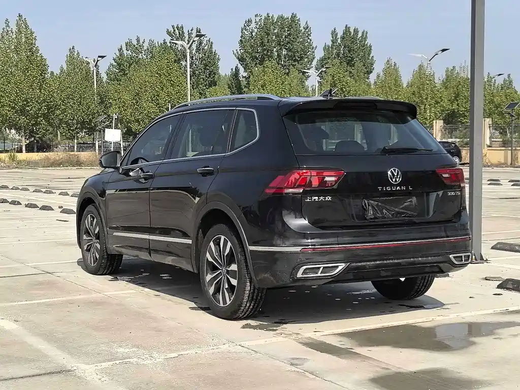Volkswagen Tiguan L — фото 9