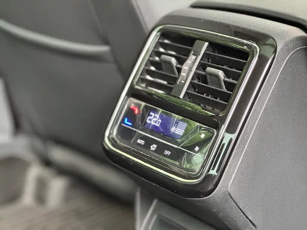 Volkswagen Passat — фото 16