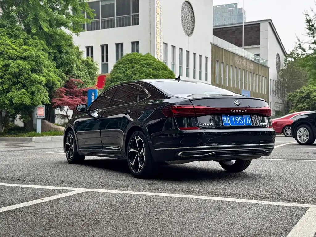 Volkswagen Passat — фото 3