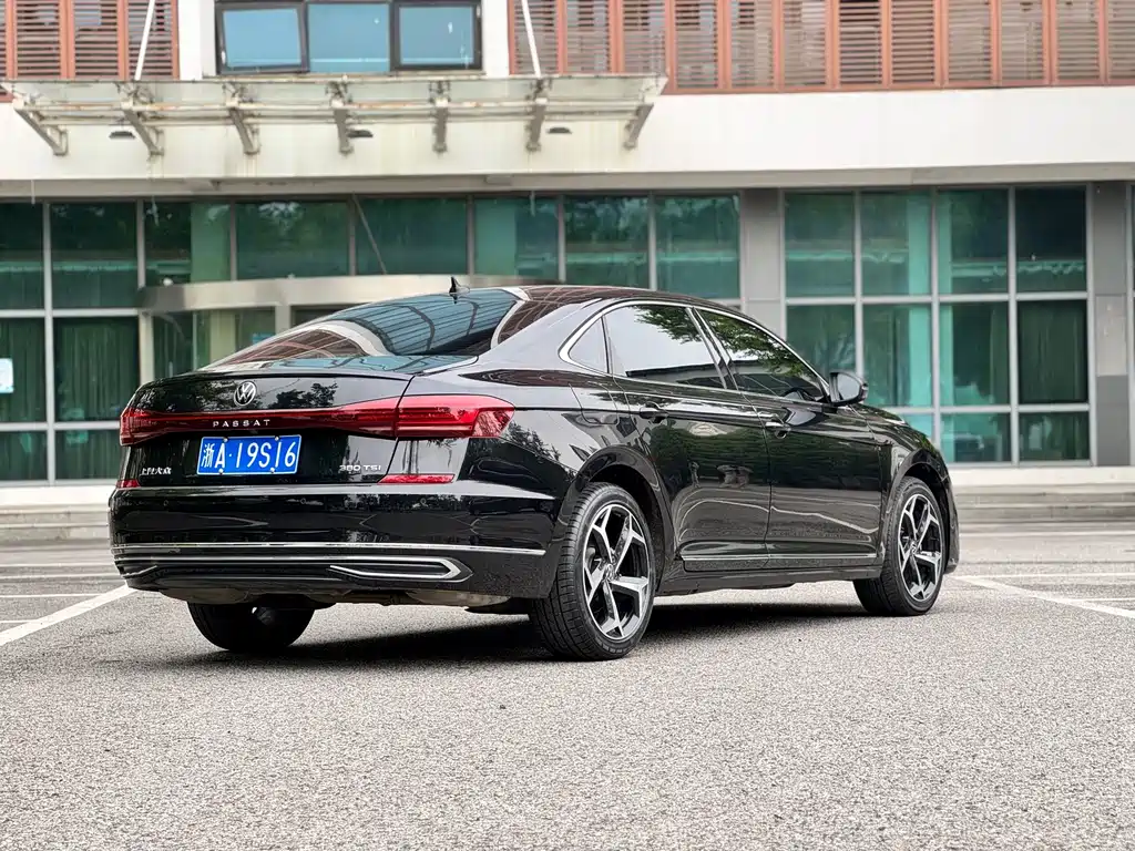 Volkswagen Passat — фото 5