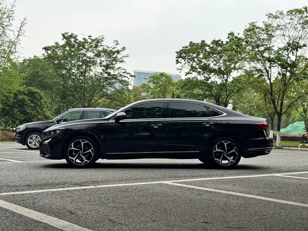 Volkswagen Passat — фото 7