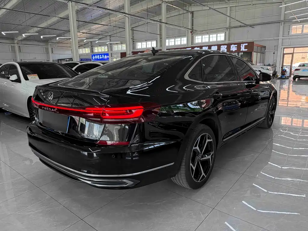 Volkswagen Passat — фото 4