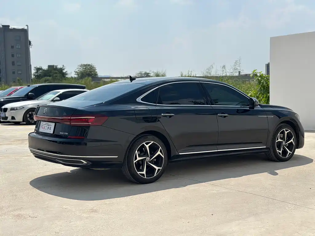 Volkswagen Passat — фото 17