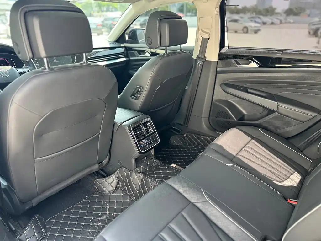 Volkswagen Passat — фото 9