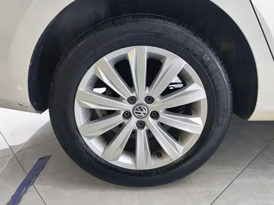 Volkswagen Bora — фото 6