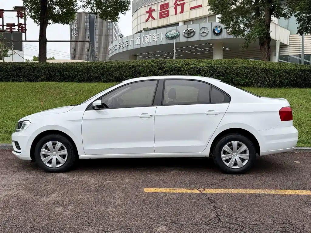 Volkswagen Jetta — фото 3
