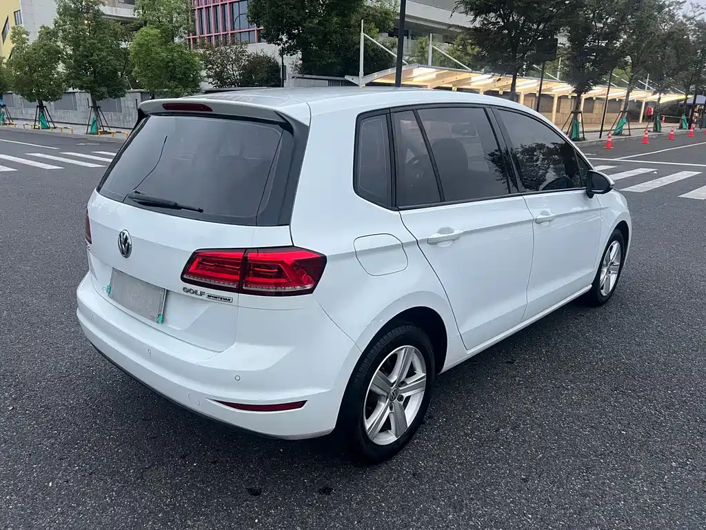 Volkswagen Golf Sportsvan — фото 4