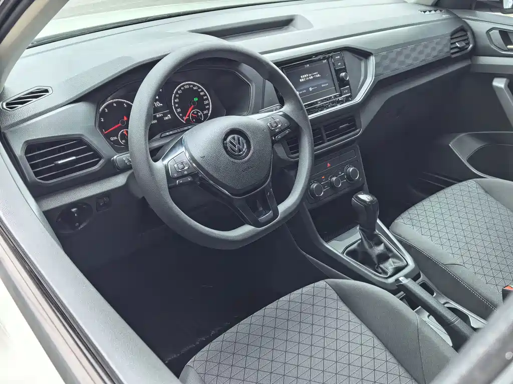 Volkswagen T-Cross — фото 4