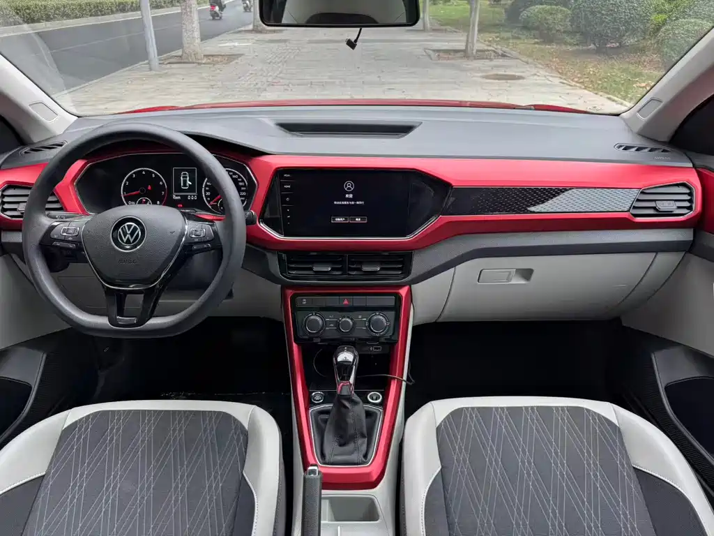 Volkswagen T-Cross — фото 6