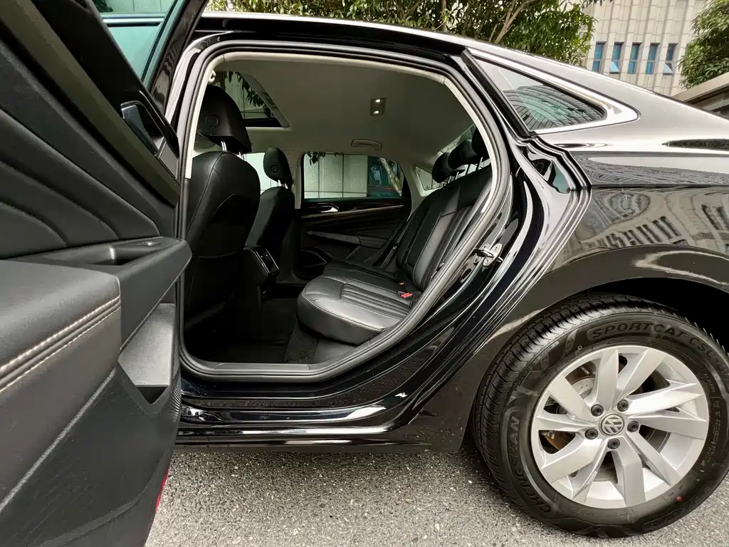 Volkswagen Passat — фото 15