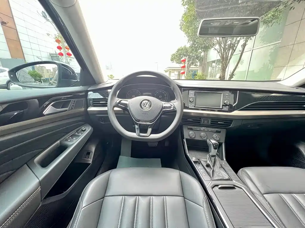 Volkswagen Passat — фото 17