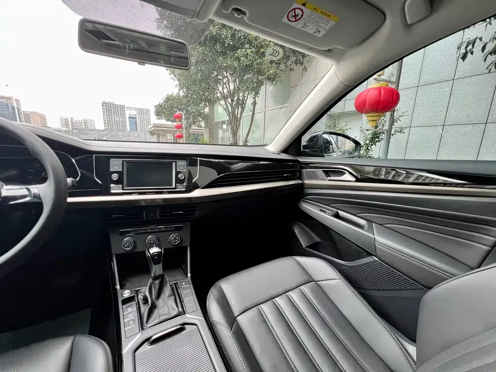 Volkswagen Passat — фото 18