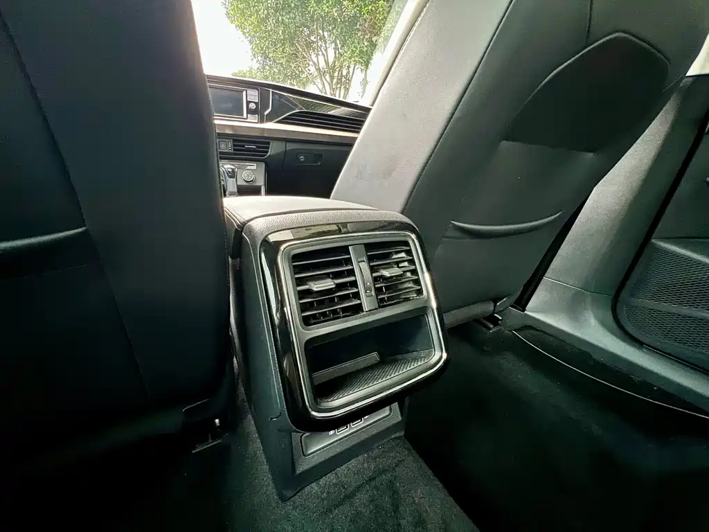 Volkswagen Passat — фото 20