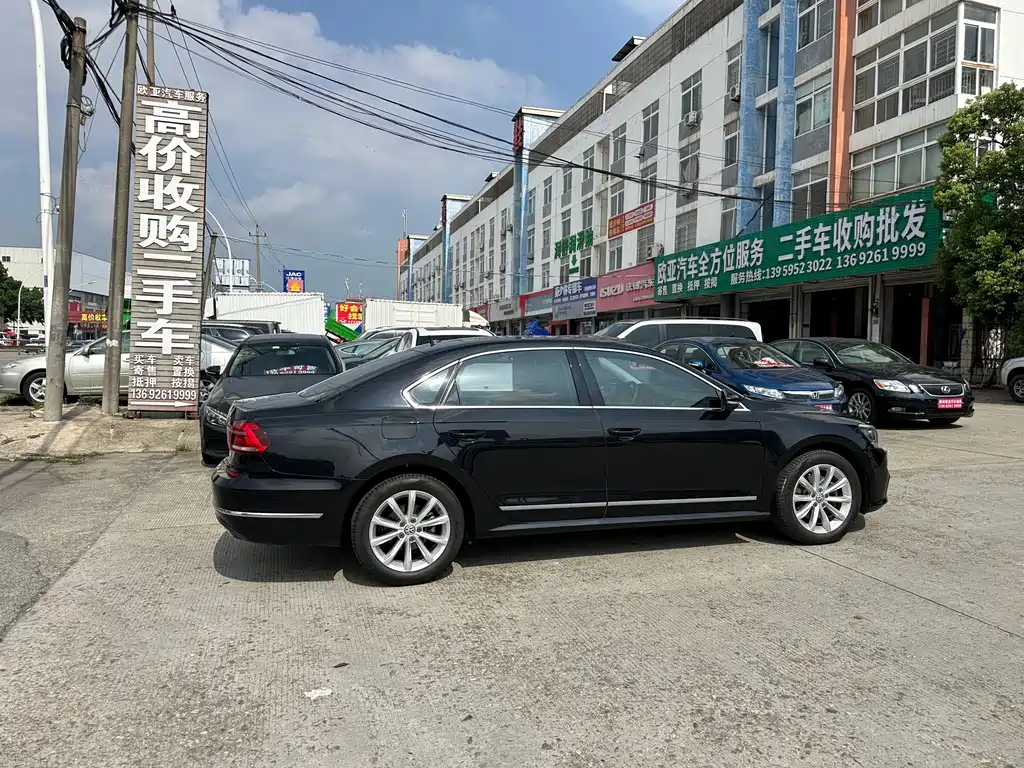 Volkswagen Passat — фото 5