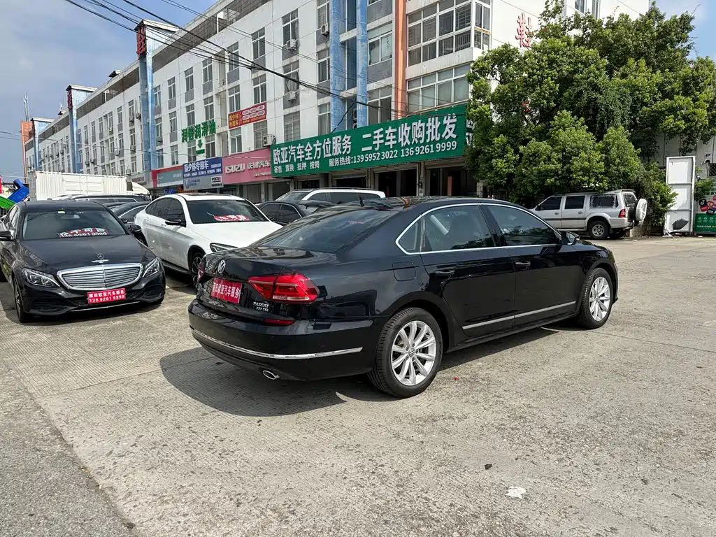 Volkswagen Passat — фото 8