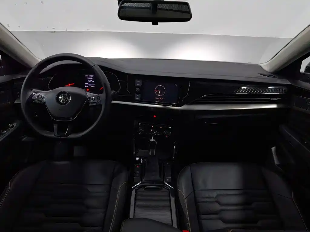 Volkswagen Passat — фото 24