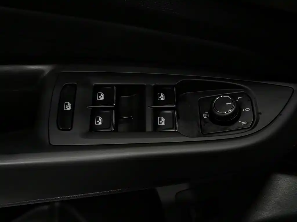 Volkswagen Passat — фото 8