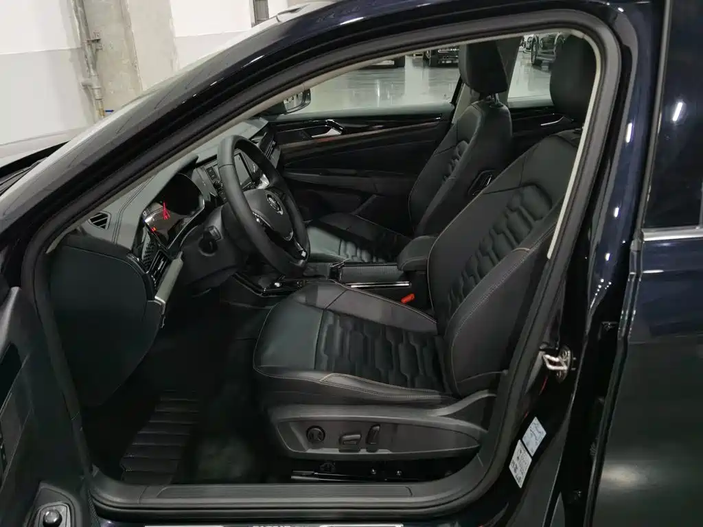 Volkswagen Passat — фото 9