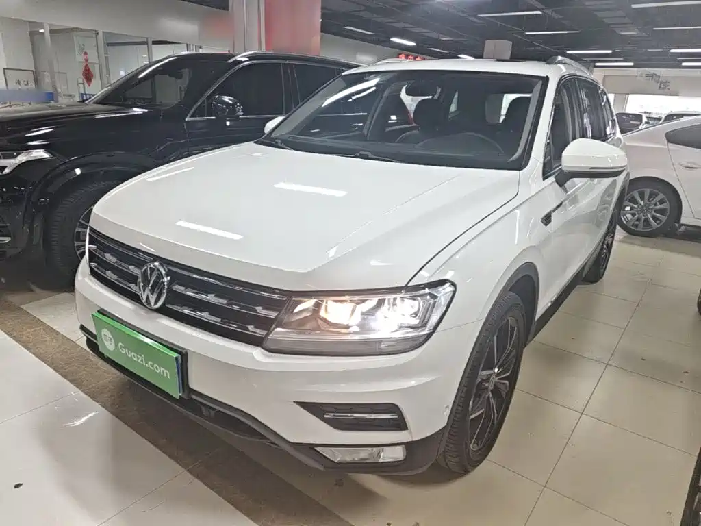 Volkswagen Tiguan L — фото 2