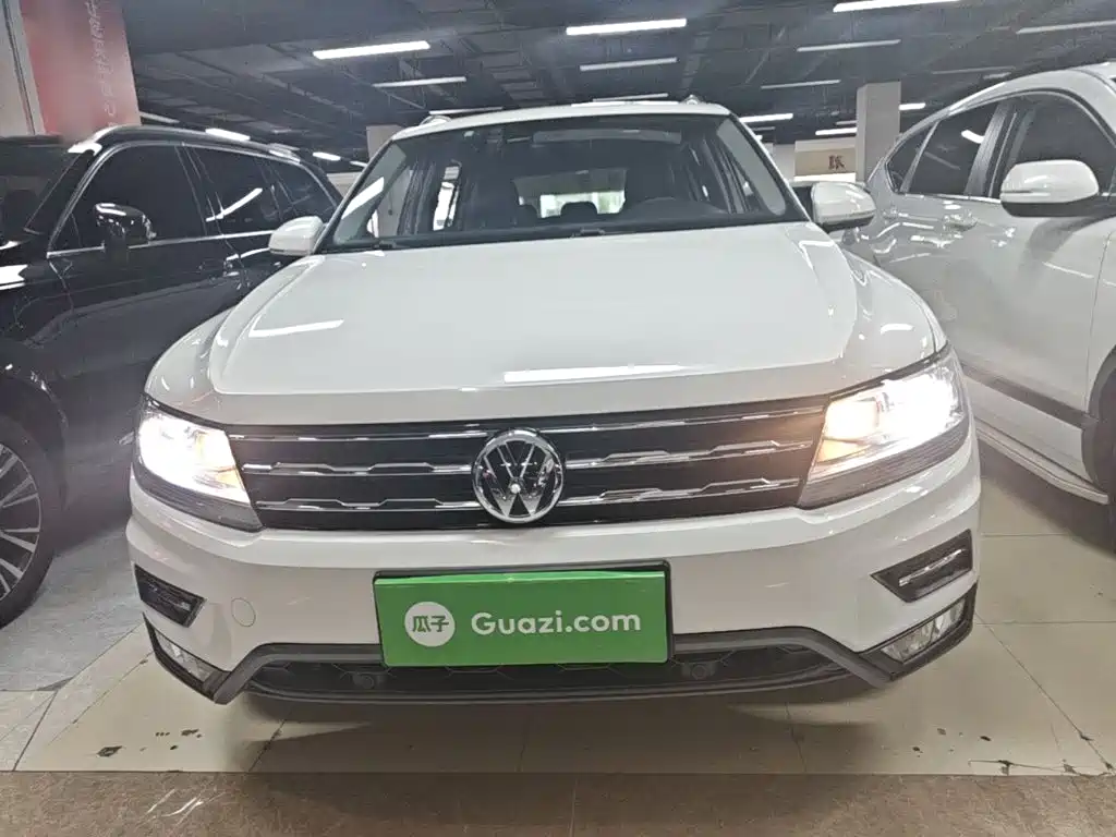 Volkswagen Tiguan L — фото 3
