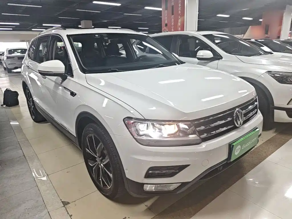 Volkswagen Tiguan L — фото 4