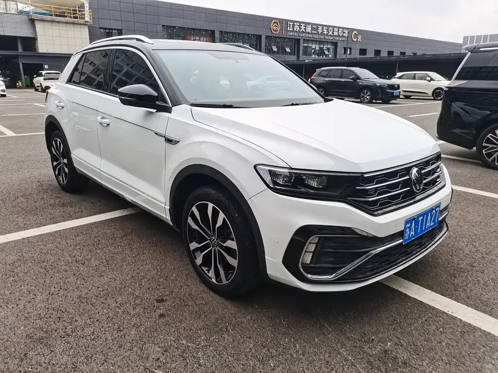 Volkswagen T-Roc — фото 2