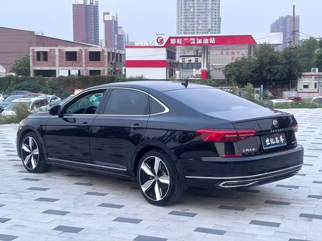 Volkswagen Passat — фото 9